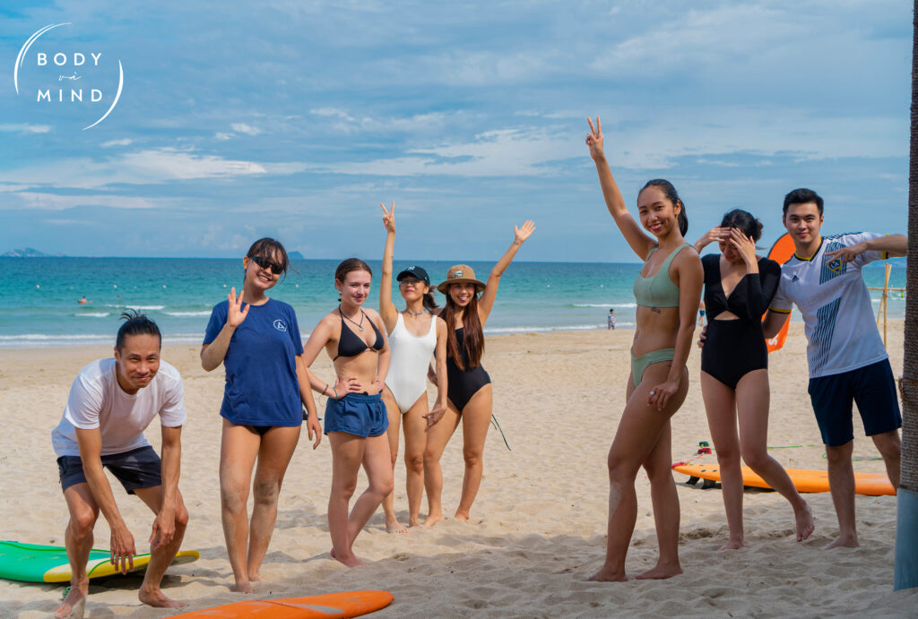 happy guests at bodyvamind surf camp yoga and art retreat